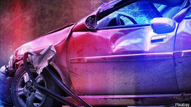 Crash blocks one lane near Cartage Road and Highway 93